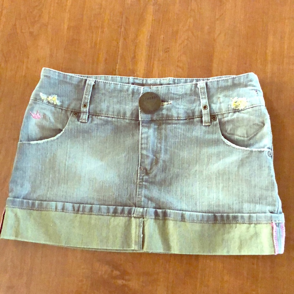 Duchesse jeans distressed denim mini skirt!